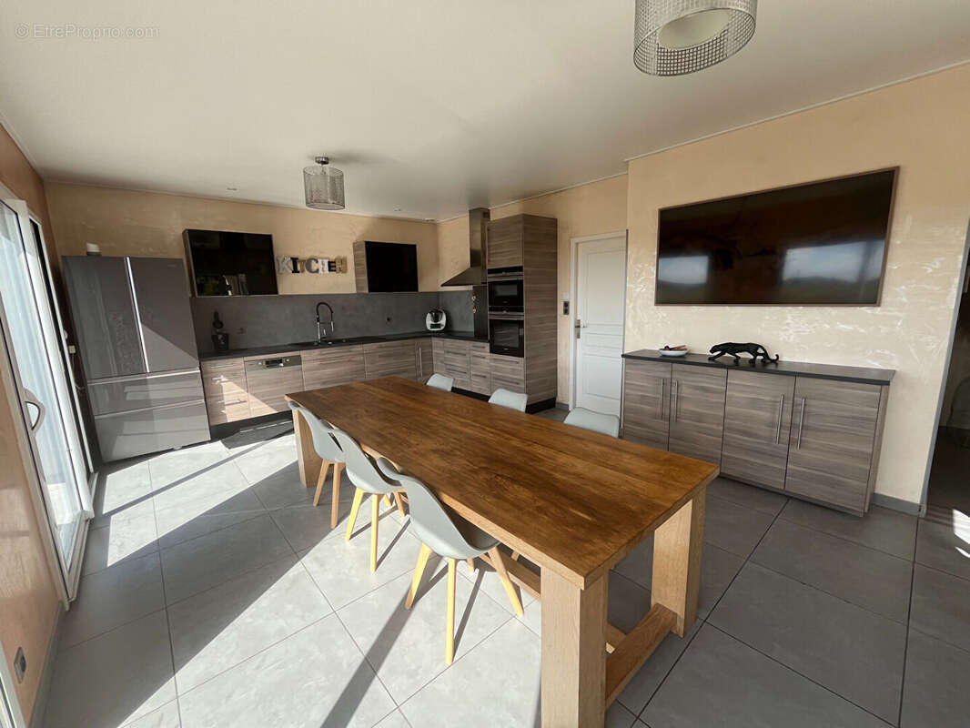 Maison à SAINT-MAGNE-DE-CASTILLON