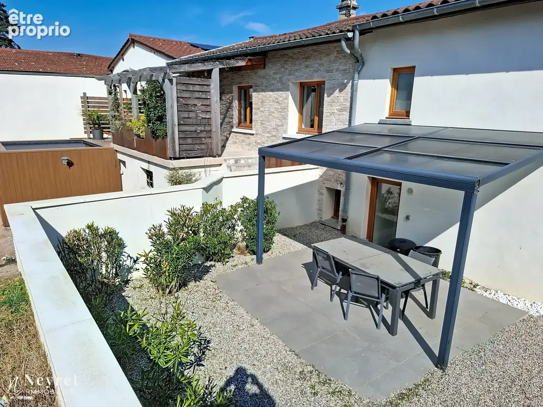 Corps de ferme rénové  de 361,51 m2 sur une parcelle de 956 m2  dont  2 T2 apportant des revenus locatifs - photo 30