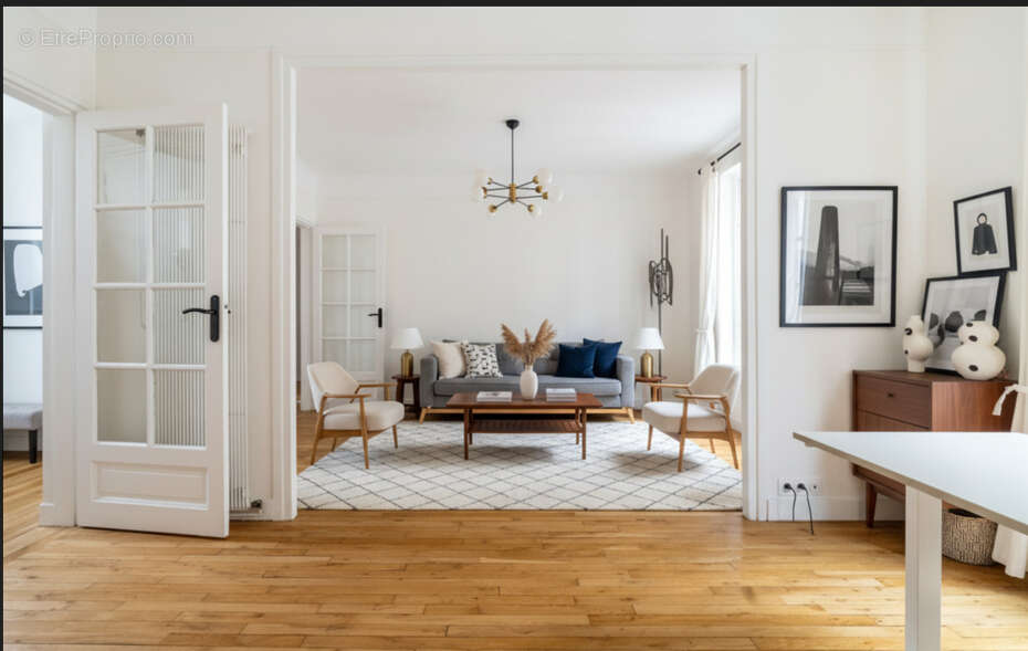 Appartement à PARIS-17E