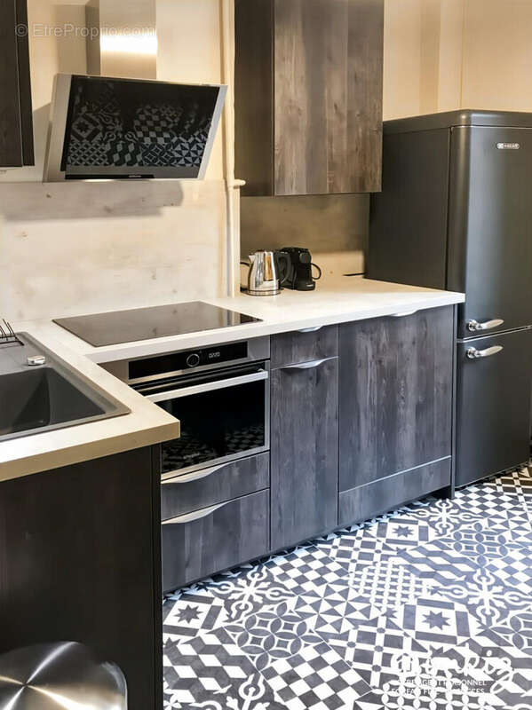 Appartement à PARIS-18E
