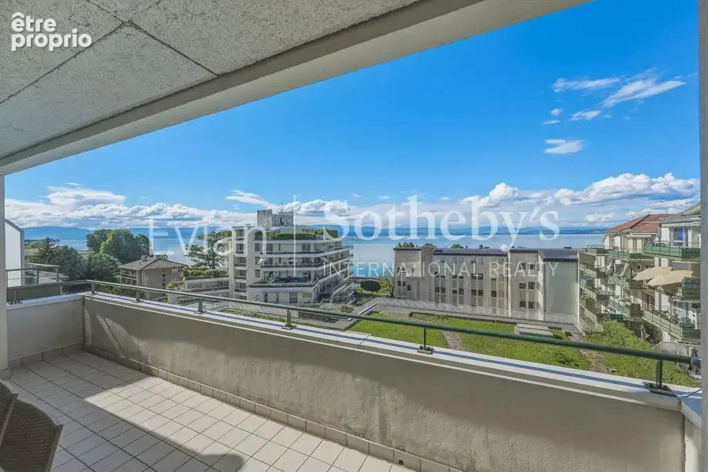 Evian centre ville appartement t4 vue lac - photo 4