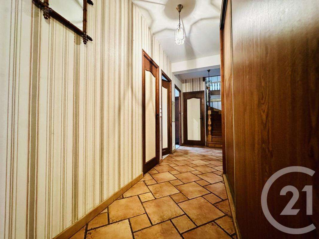 Maison 230 m² à La Porcherie  - photo 10