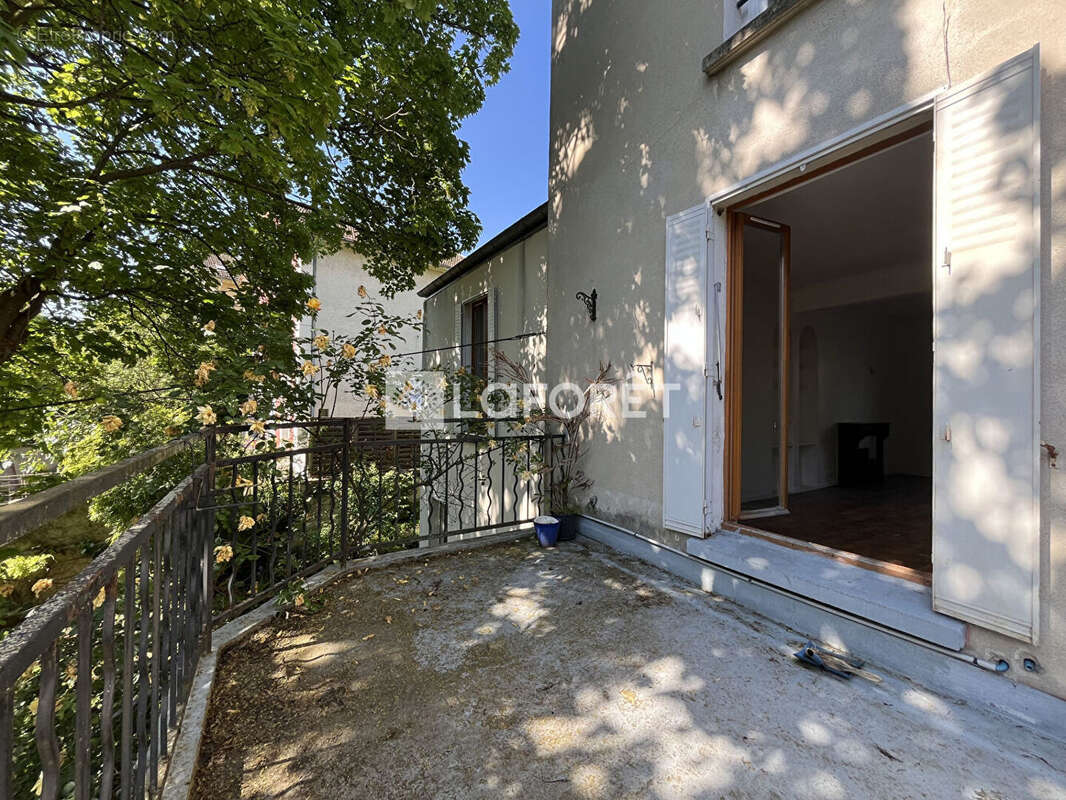 Appartement à SURESNES