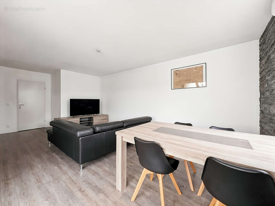 Appartement à SAULX-LES-CHARTREUX