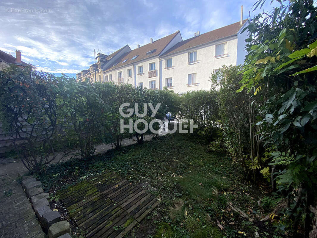 Appartement à BRIE-COMTE-ROBERT