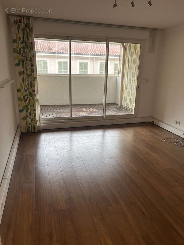 Appartement à MARSEILLE-6E