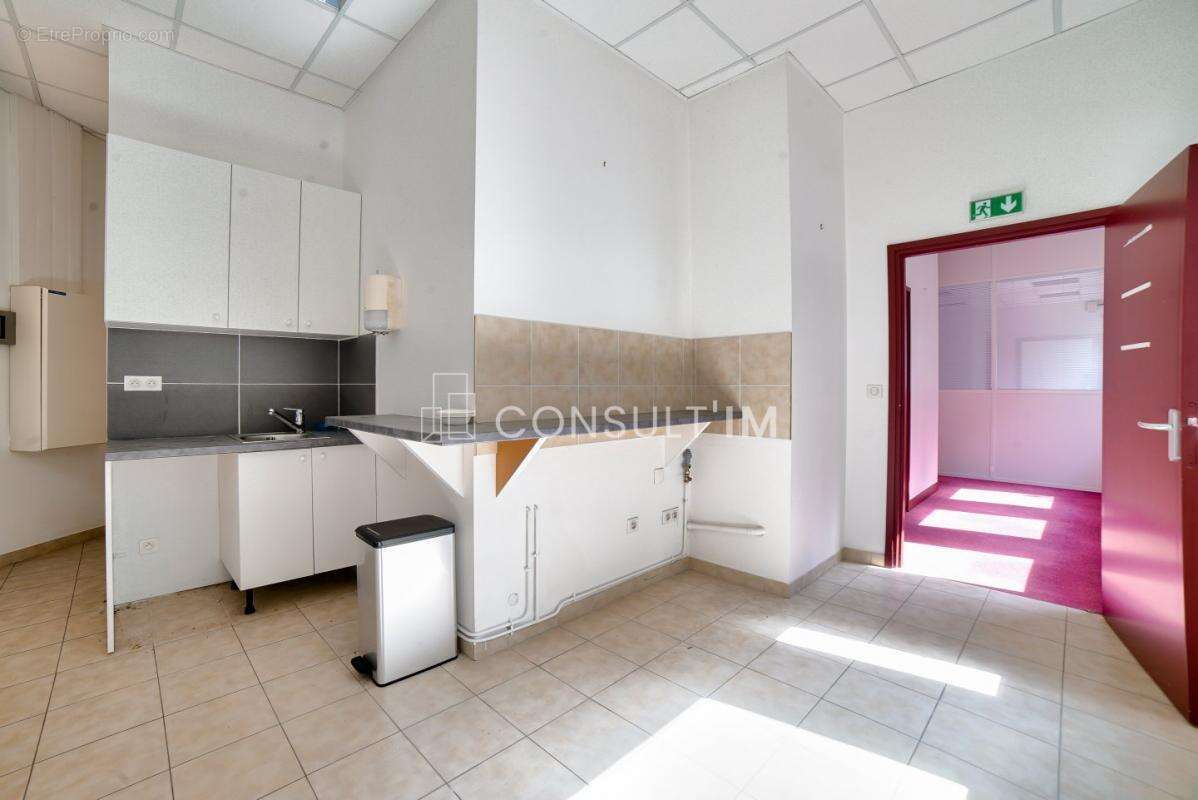 Commerce à COURBEVOIE