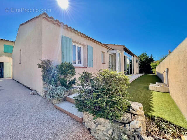 Maison à EGUILLES