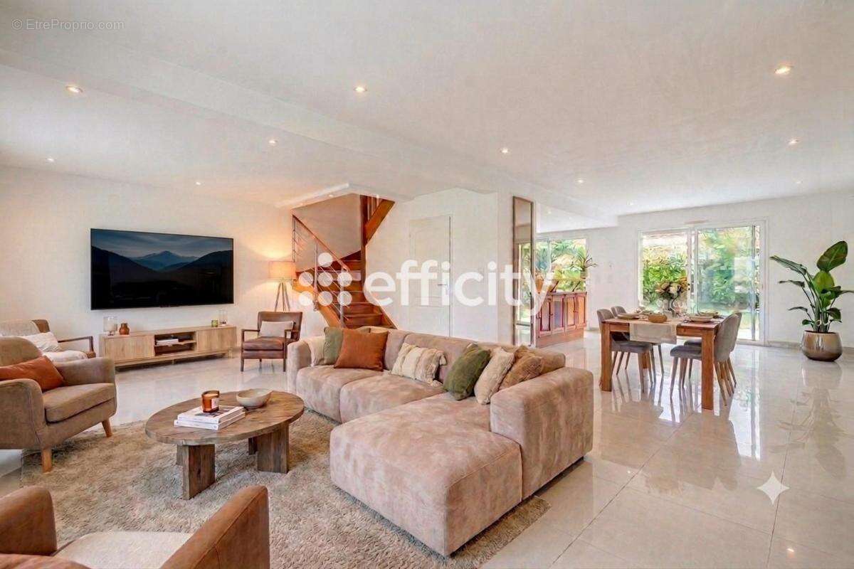 Maison 155 m² à Merignac  - photo 5