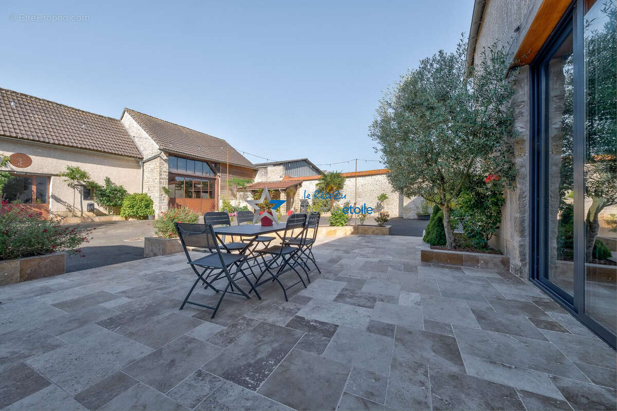 Maison à CESARVILLE-DOSSAINVILLE