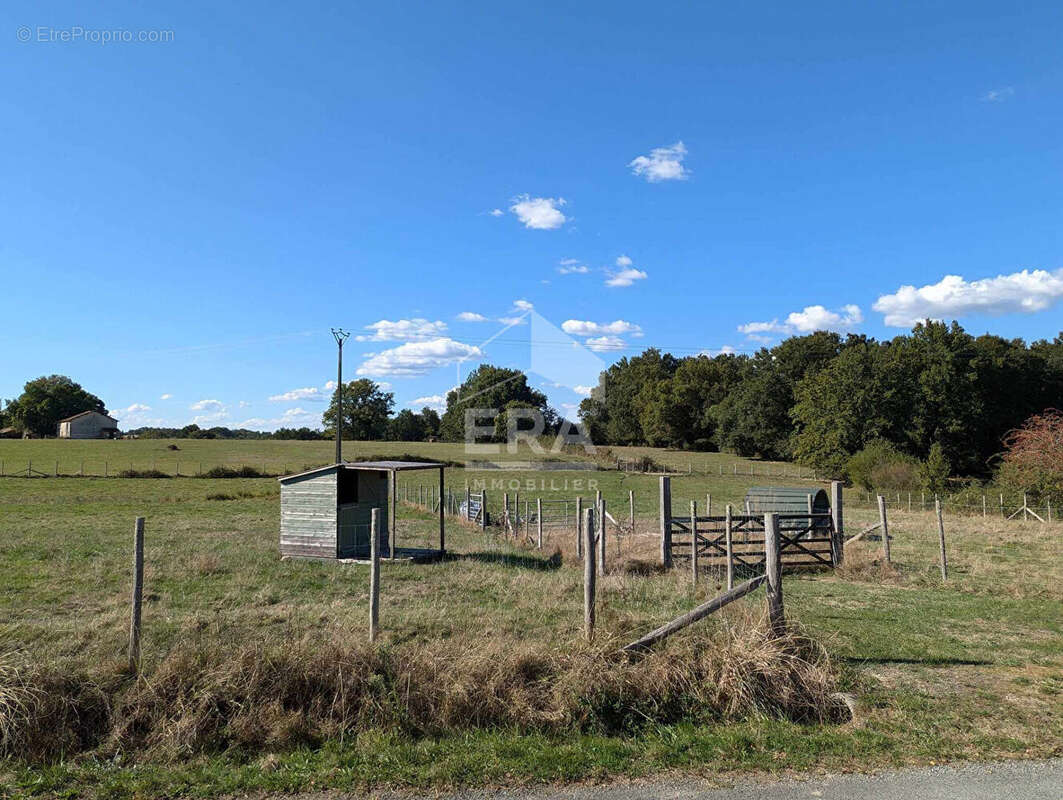 Maison à SAINT-MICHEL-DE-DOUBLE