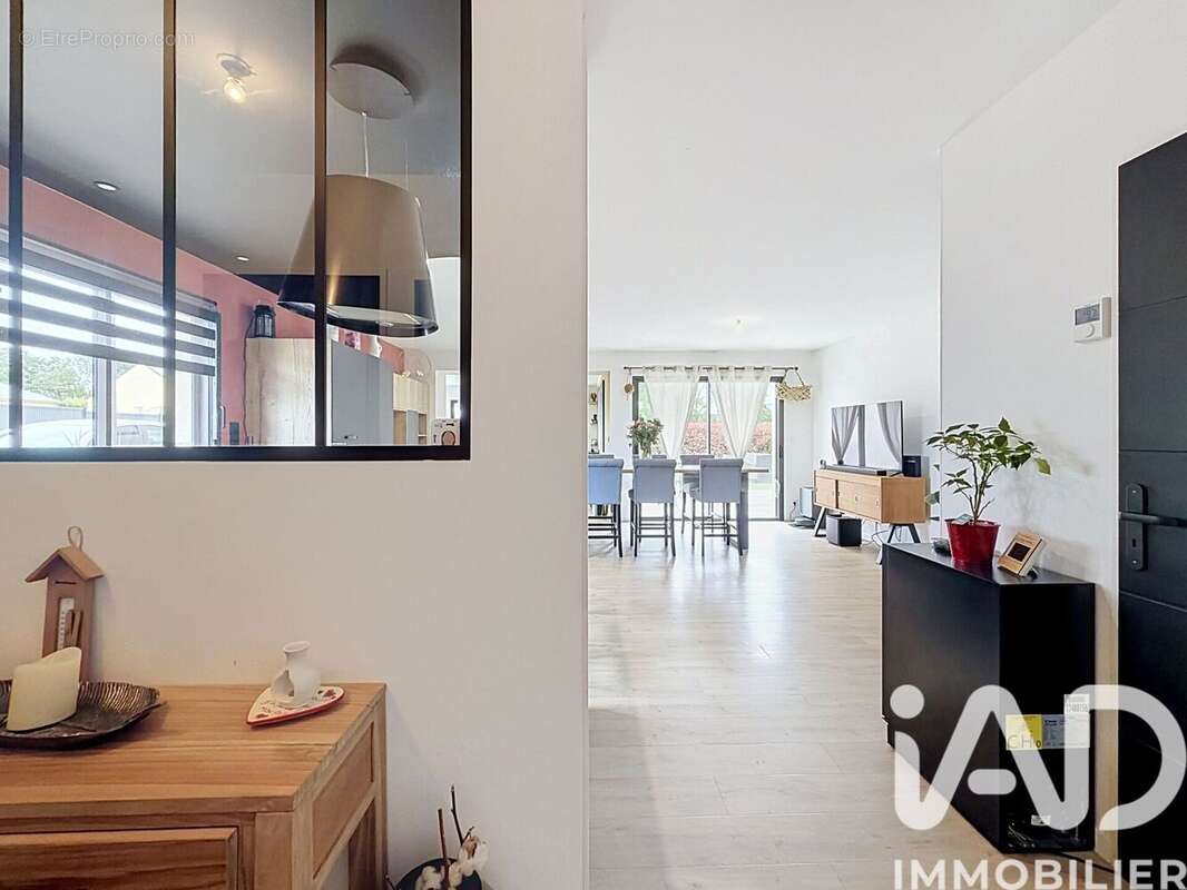 Maison 154 m² à Brehal  - photo 6