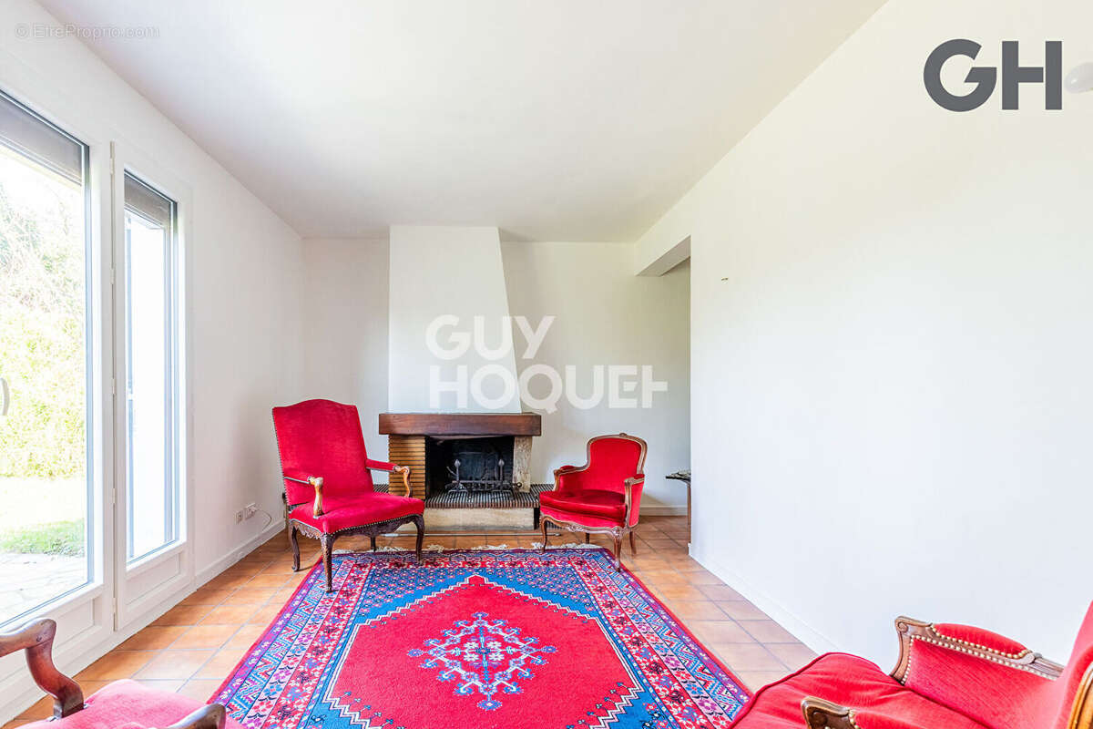 Maison à SOISY-SUR-SEINE