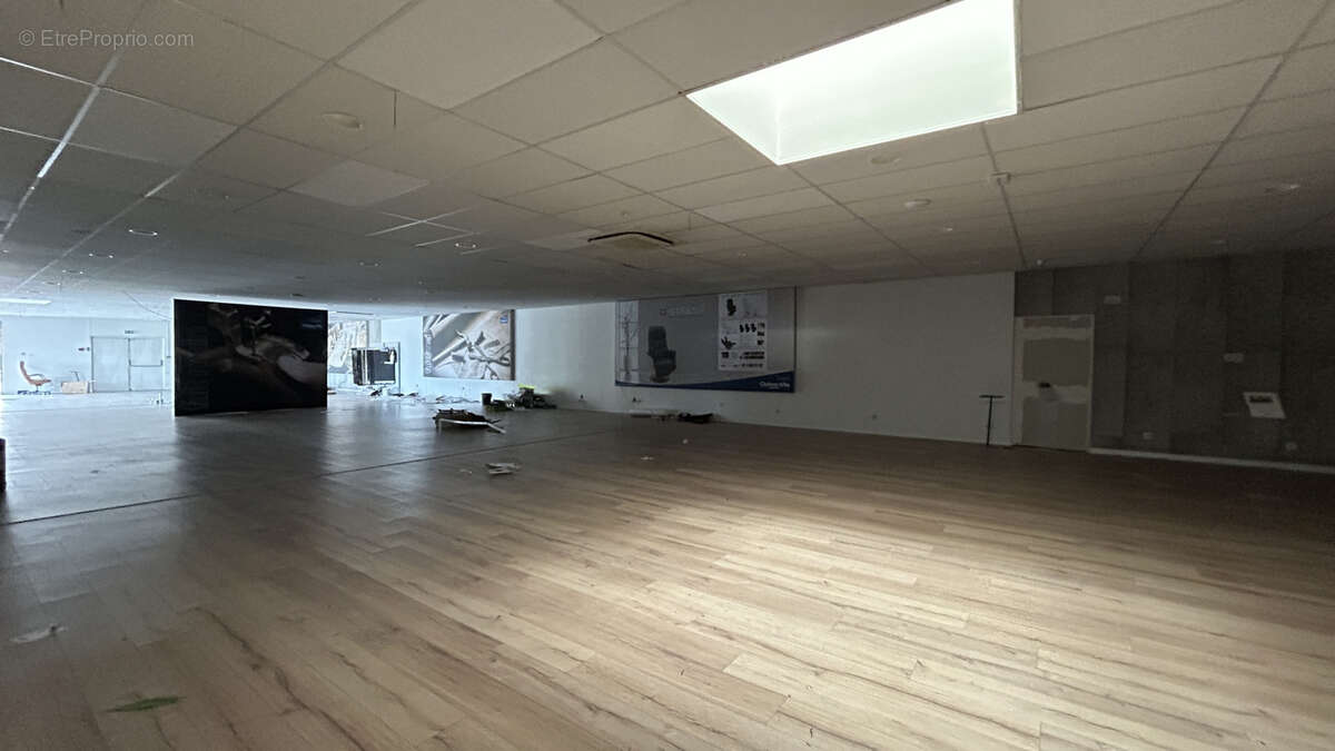 Commerce à BOURG-DE-PEAGE