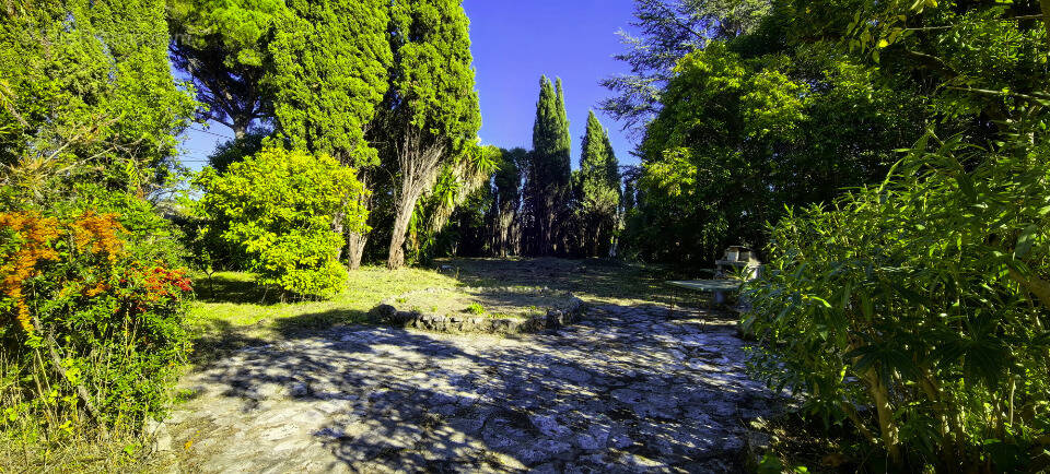 Terrain à VILLENEUVE-LOUBET