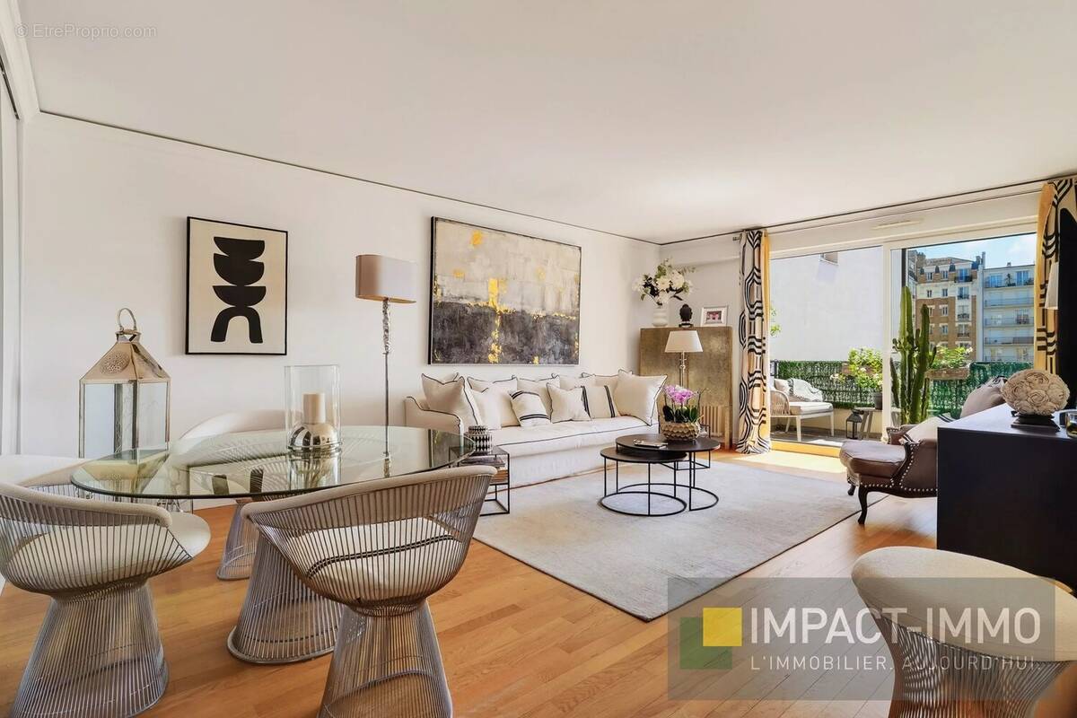 Appartement à COURBEVOIE