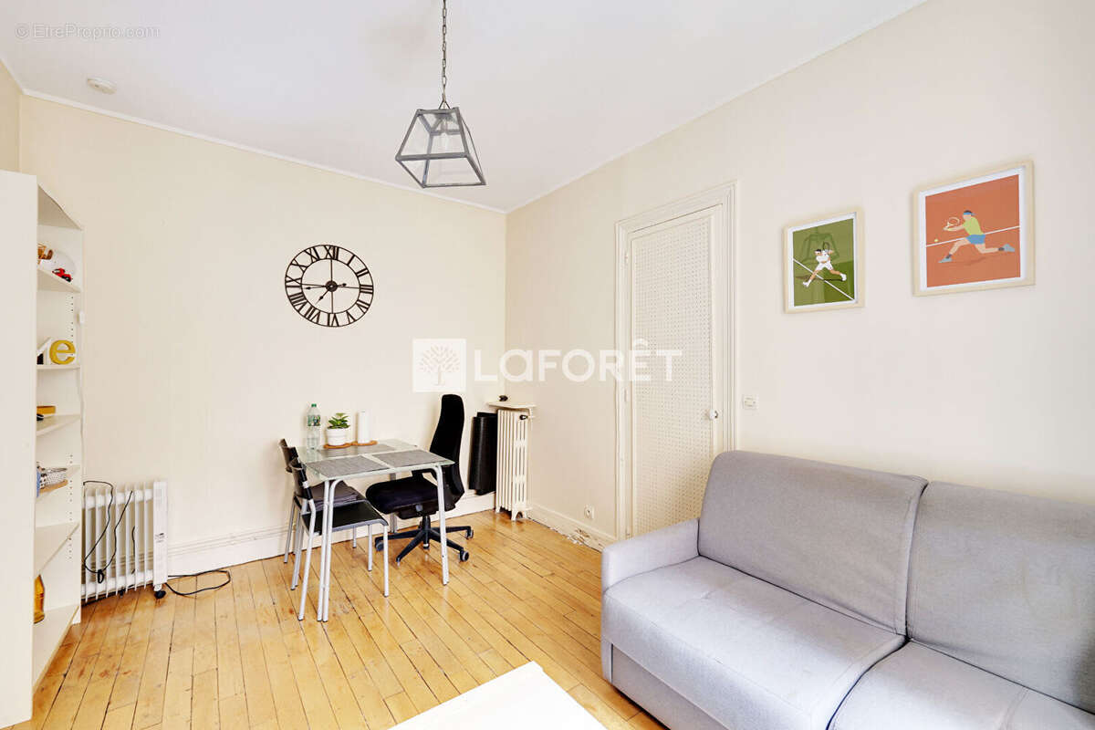 Appartement à PARIS-14E