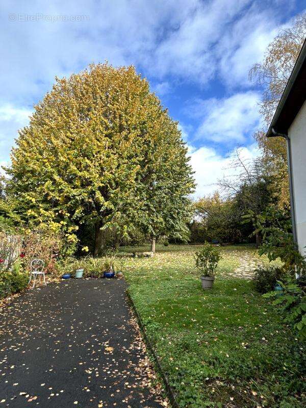 Maison à VARENNES-VAUZELLES