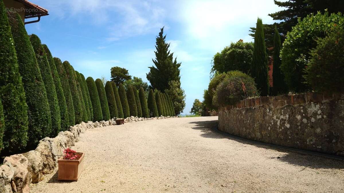 Maison à MANDELIEU-LA-NAPOULE