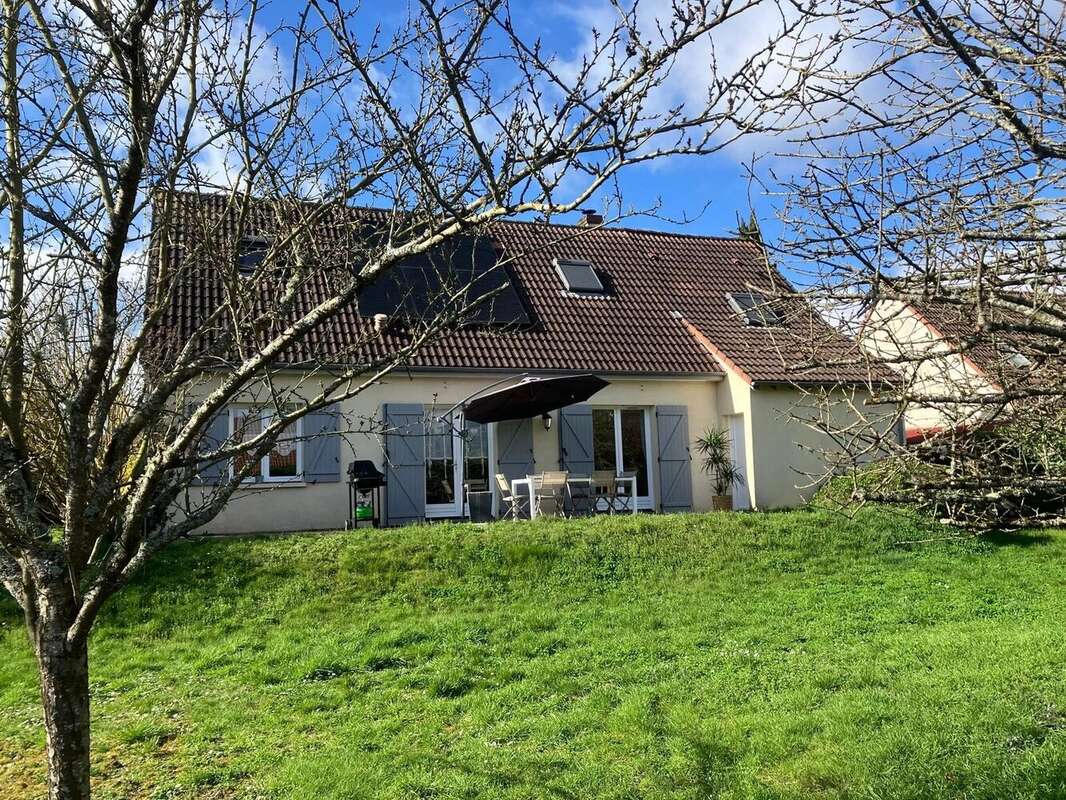 Maison à ONCY-SUR-ECOLE