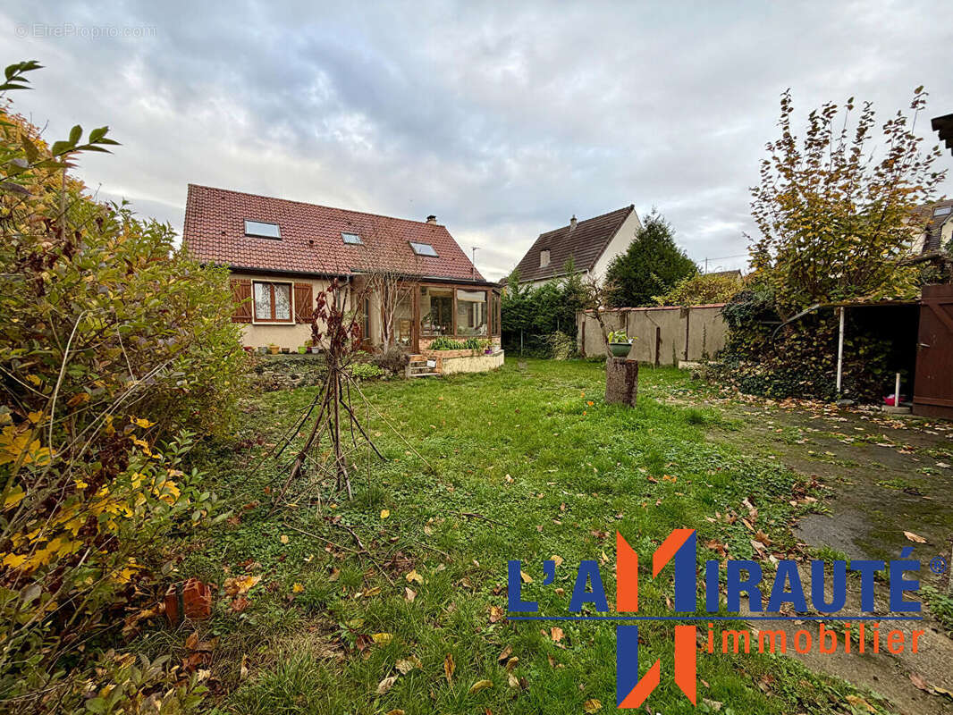 Maison à SARTROUVILLE
