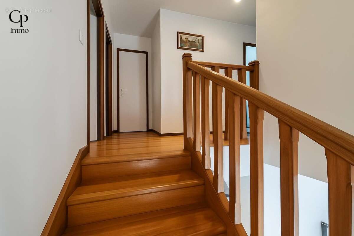 Maison 133 m² à La Breille-Les-Pins  - photo 8