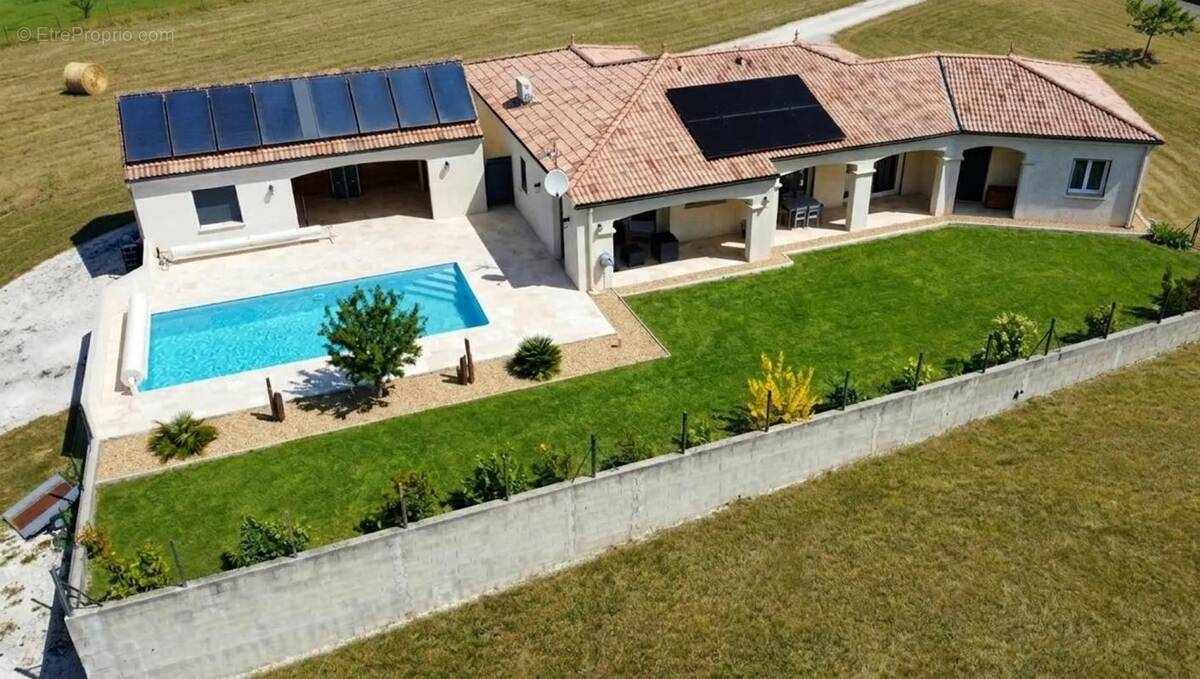Maison à MONTAIGU-DE-QUERCY