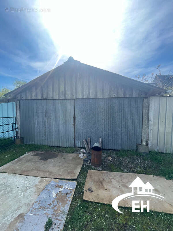 Maison à LA FERTE-FRENEL