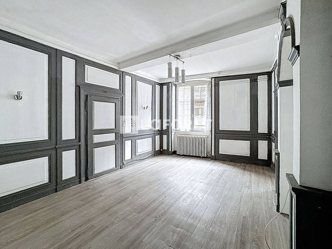 Appartement à GRAY