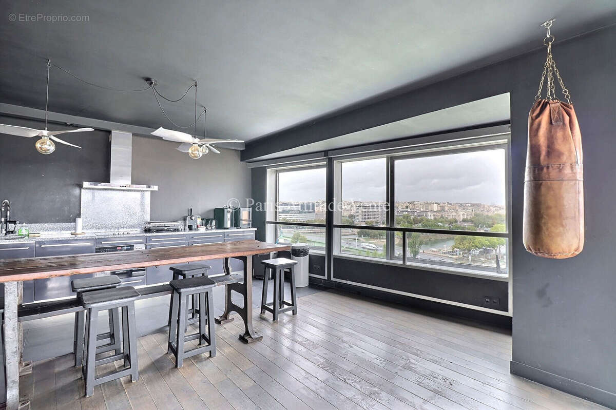 Appartement à PARIS-15E