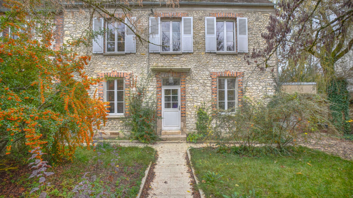 Maison à BOURRON-MARLOTTE