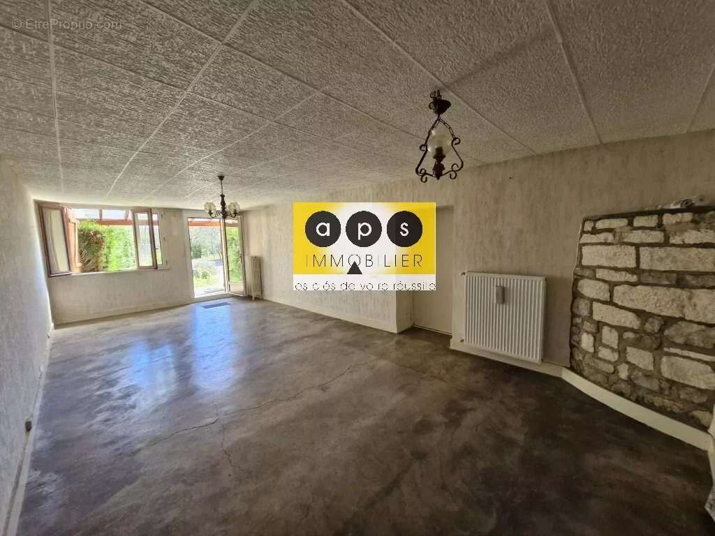 Maison à MOUCHARD