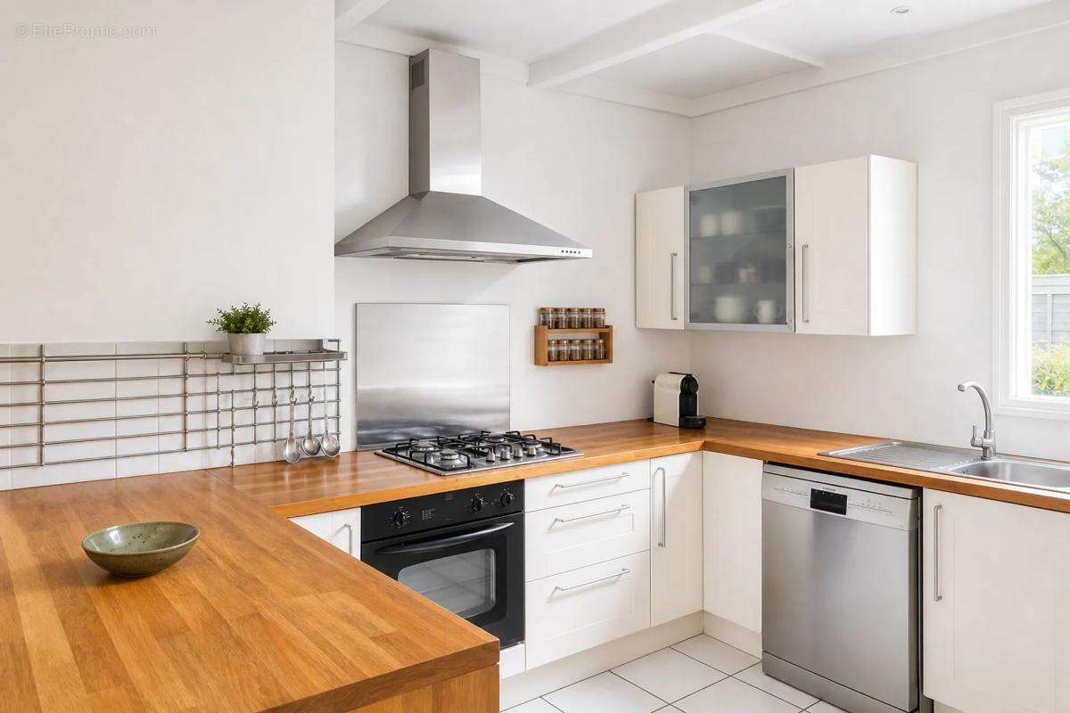 Charmante maison en meulière de 6 pièces avec jardin arboré - photo 5