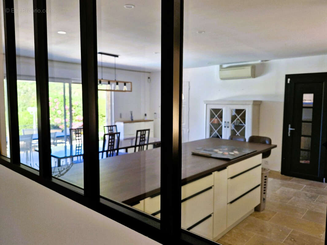 Maison à BAGNOLS-EN-FORET