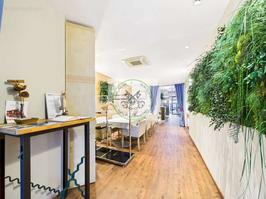 Commerce à SAINT-RAPHAEL