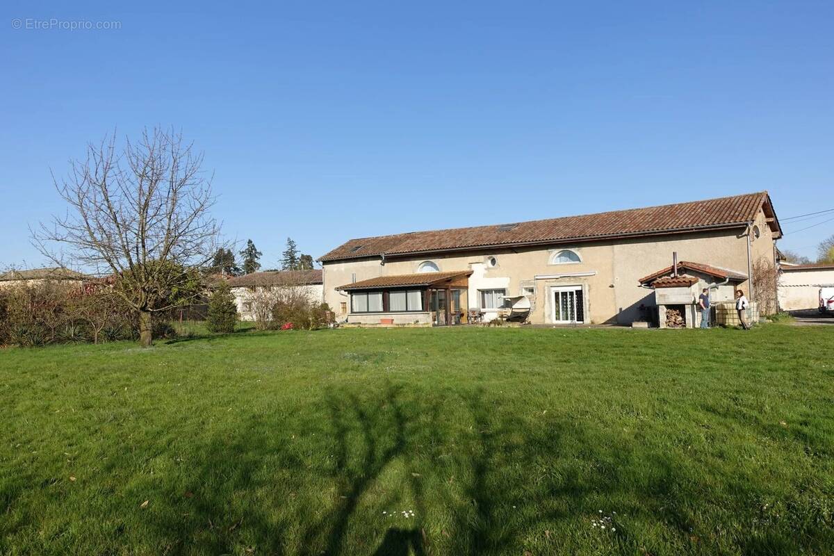Maison à SAINT-DIDIER-SUR-CHALARONNE