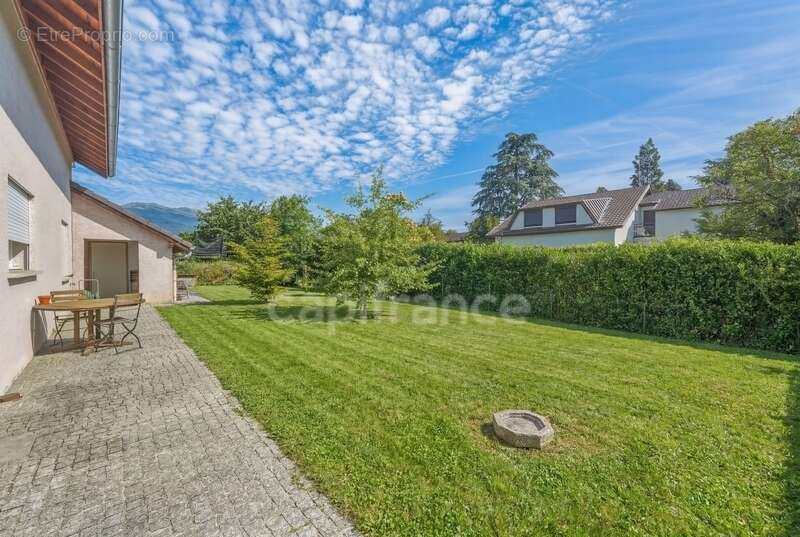 Maison à CHALLEX