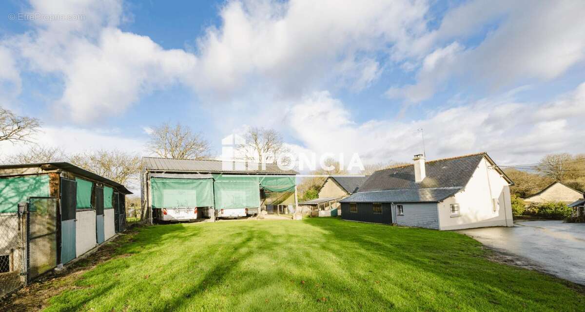 Maison à NOYAL-CHATILLON-SUR-SEICHE