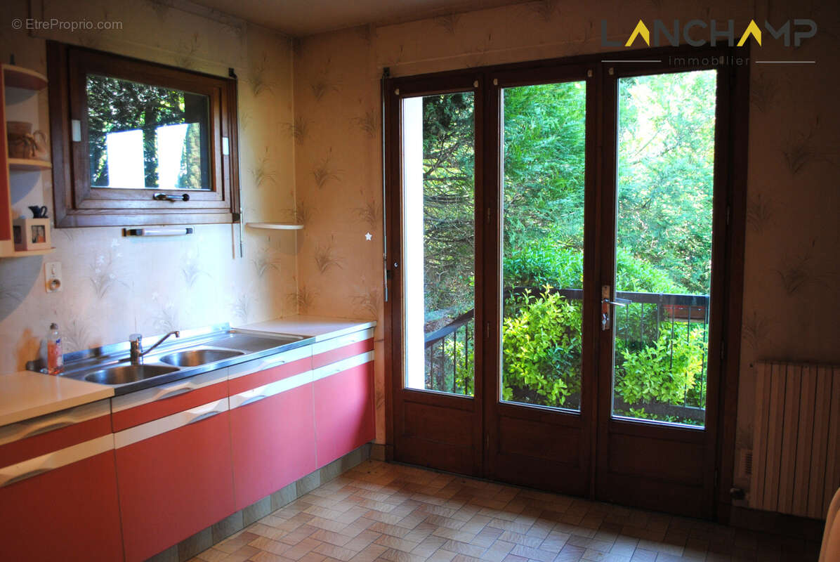 Maison à SERRIERES-EN-CHAUTAGNE