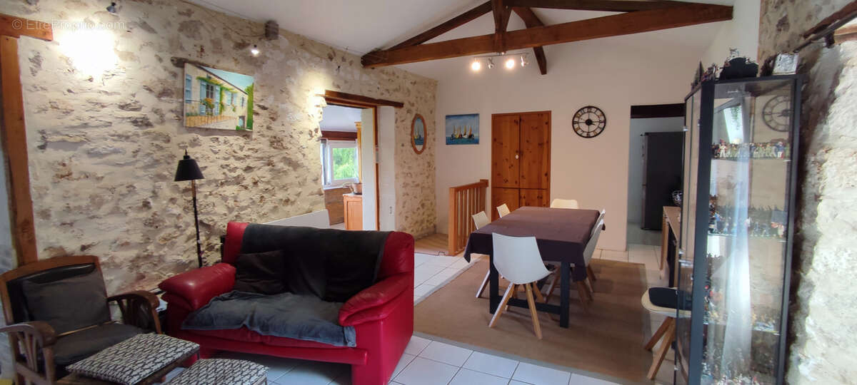 Maison à ROQUECOR