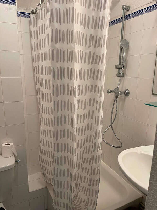 Appartement studio avec locataire en place, à vendre à Brest - Quartier Croix Rouge - Europe - photo 4