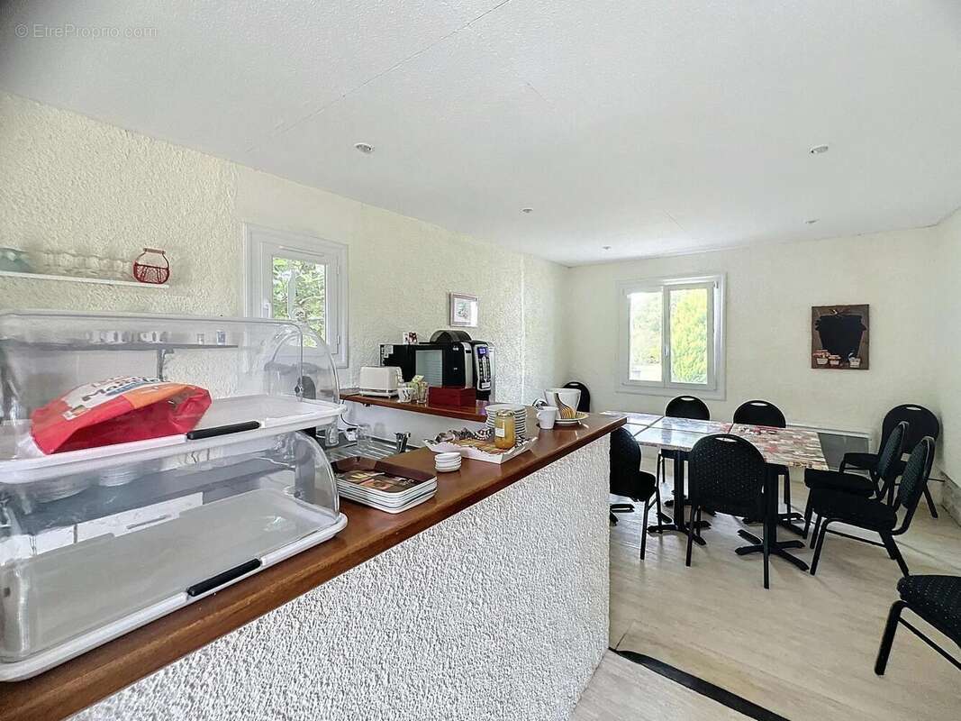 Photo 8 - Commerce à SAINT-PAUL-DE-LOUBRESSAC