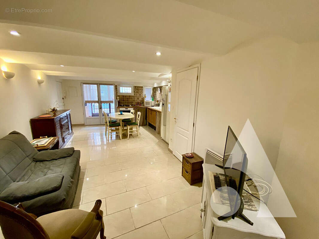 Appartement à LORGUES