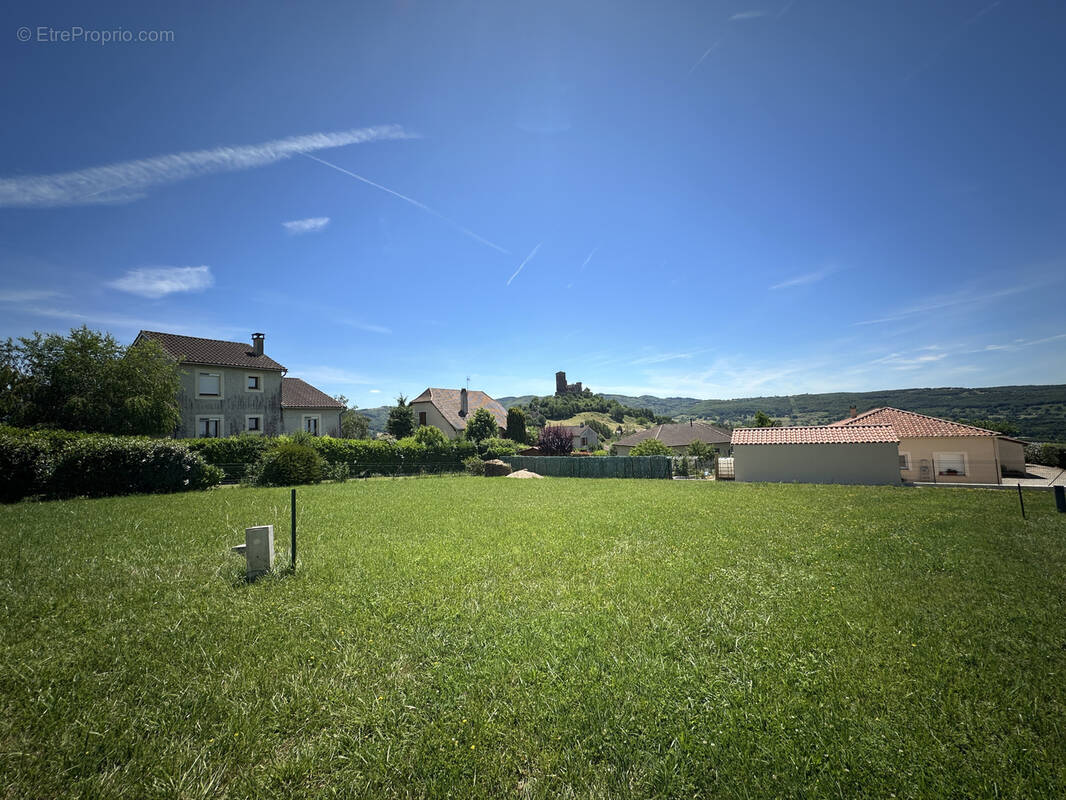Terrain à SAINT-LAURENT-LES-TOURS