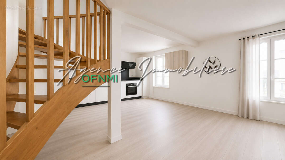 Appartement à SURY-LE-COMTAL