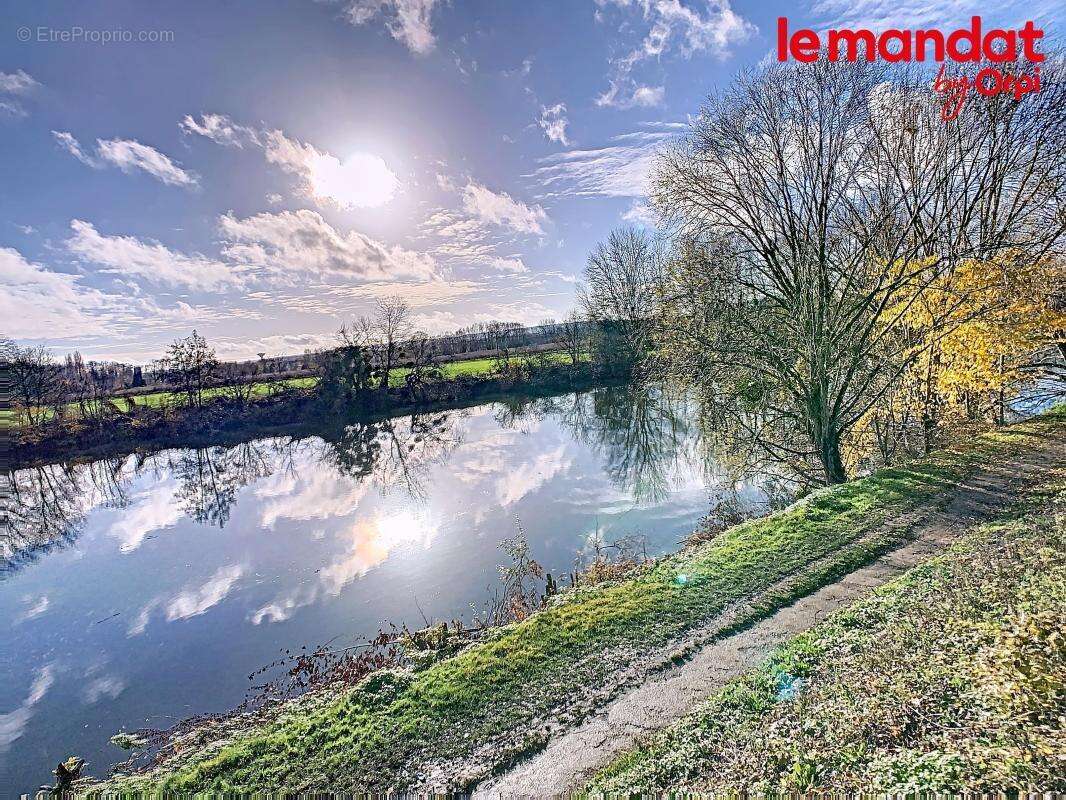 Appartement à HARDRICOURT