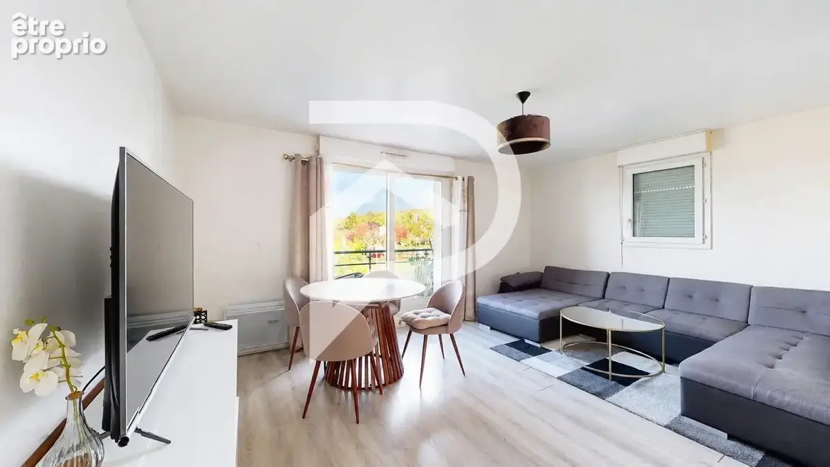 Appartement à CHANTELOUP-LES-VIGNES