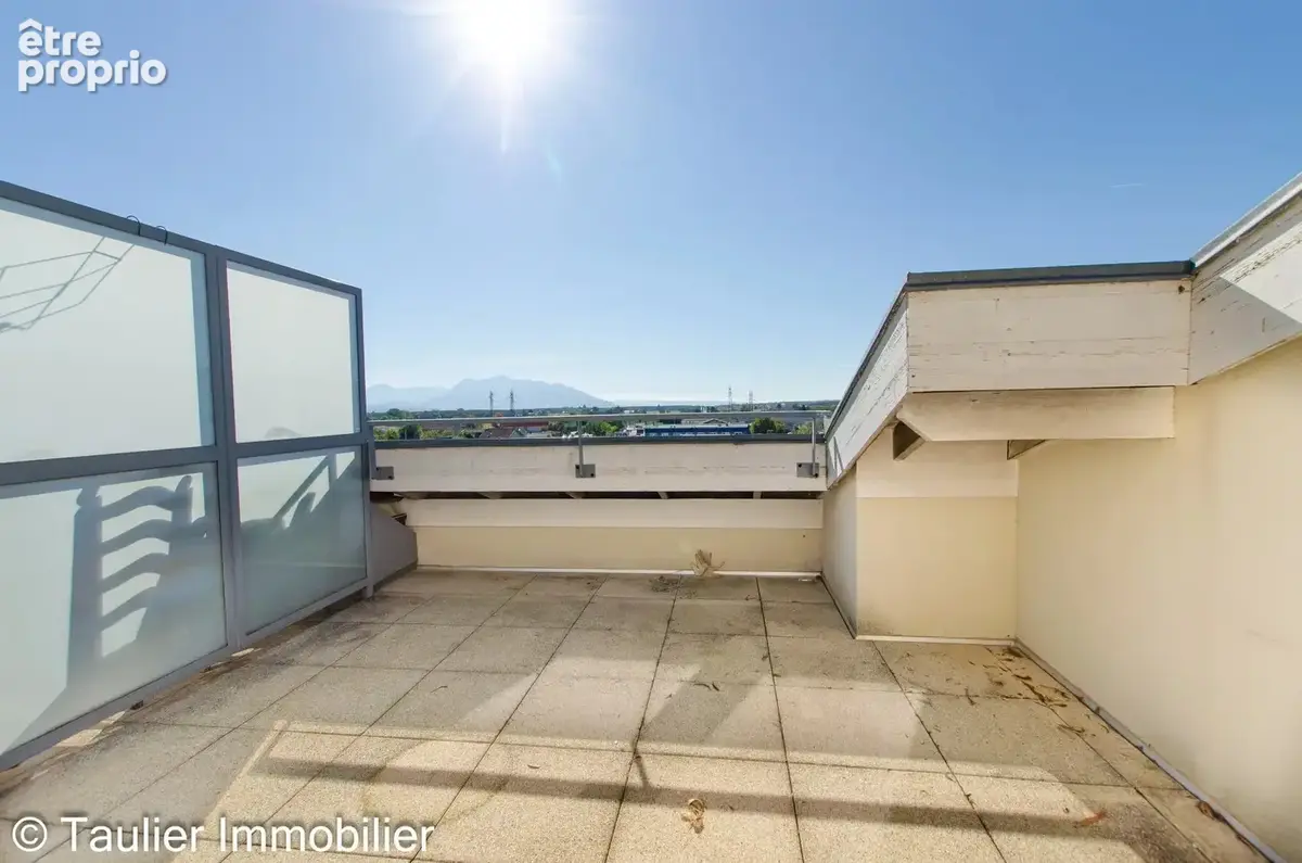 ST MARCELLIN - T3 en dernier étage avec ascenseur et terrasse - photo 2