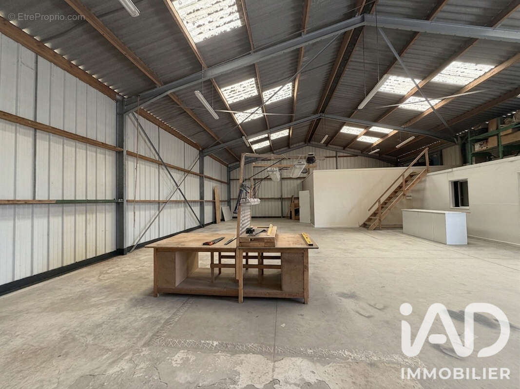 Commerce 250 m² à Merlevenez  - photo 3