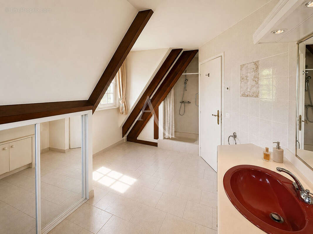Maison Vaux Sur Seine 207m² - 6 chambres - photo 16